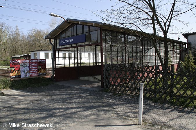 Bild: Zugang zum Bahnsteig