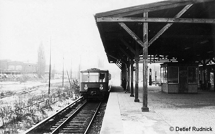 Bild: Mini-Otto am Bahnsteig