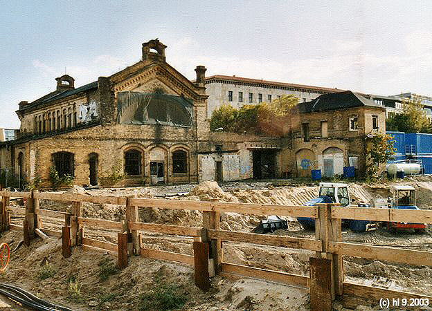 Empfangsgebäude von hinten
